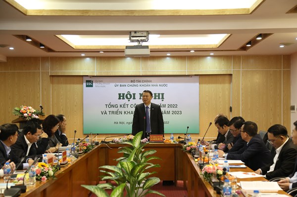 Giải pháp phát triển thị trường chứng khoán thực chất, bền vững