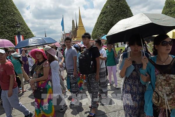 Khách du lịch Trung Quốc đến các quốc gia miễn thị thực tăng đột biến