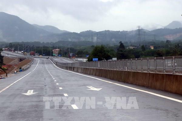 Tổ chức giao thông tạm thời trong hai tháng tuyến cao tốc Cam Lộ-La Sơn