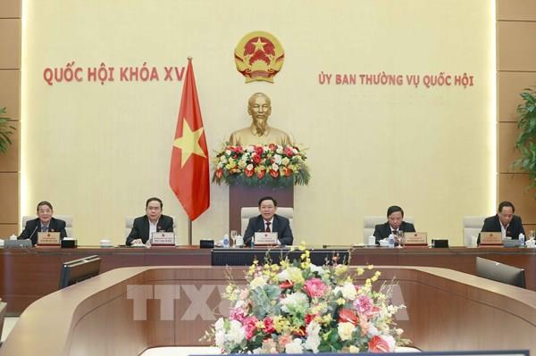 Ủy ban Thường vụ Quốc hội thông qua mức thuế bảo vệ môi trường với xăng, dầu, mỡ nhờn năm 2023