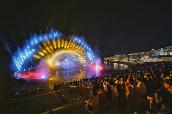 Sun Red Carpet - Xúc cảm bùng nổ về 15 năm Sun Group