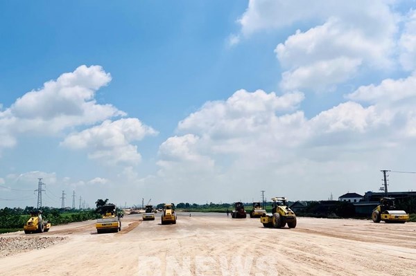 Bàn giao 83% mặt bằng cao tốc Bắc - Nam giai đoạn 2