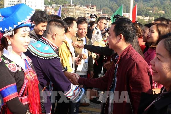 Lào Cai: Đón khách Trung Quốc nhập cảnh, khôi phục hoạt động du lịch qua biên giới