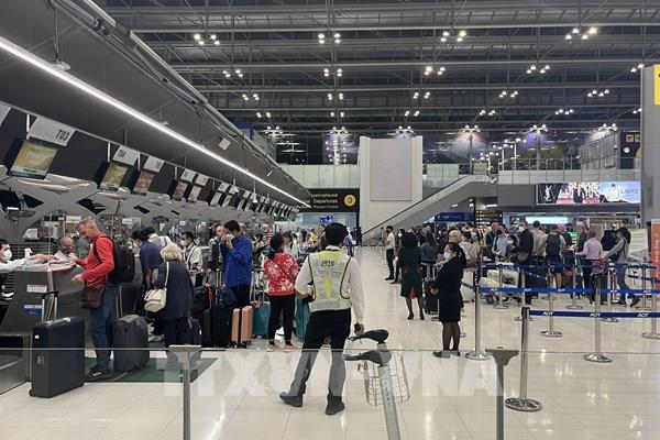 Thái Lan: Tất cả khách quốc tế phải xuất trình chứng nhận tiêm vaccine COVID-19