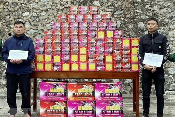 Lạng Sơn bắt giữ 2 đối tượng vận chuyển trái phép pháo lậu