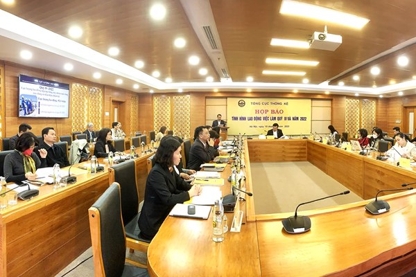 Thị trường lao động tiếp tục phục hồi nhưng chậm dần