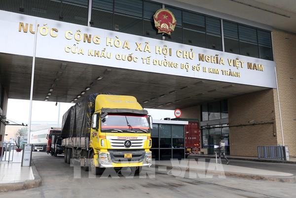 Mỗi ngày có 350-400 xe xuất nhập khẩu hàng hóa qua cửa khẩu Lào Cai