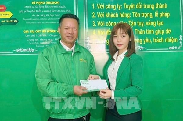 Lái xe taxi trả lại khách để quên 1,8 cây vàng