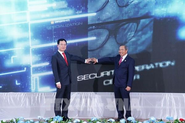 Việt Nam bàn giao 2 hệ thống góp phần giúp Lào đẩy nhanh chuyển đổi số