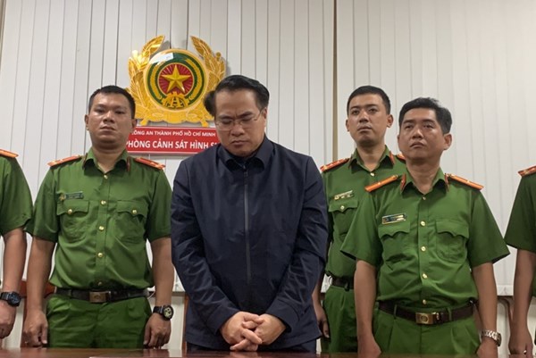 Khởi tố, bắt tạm giam Cục trưởng Cục Đăng kiểm Việt Nam