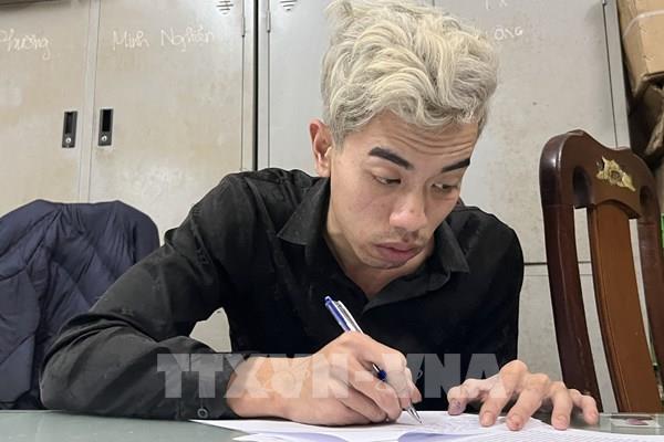 Đối tượng dùng dao sát hại bạn gái ở Vương Thừa Vũ (Hà Nội) đã ra đầu thú