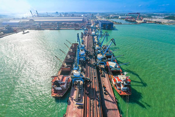 Hòa Phát dự kiến nâng công suất khai thác cảng chuyên dùng tại Dung Quất