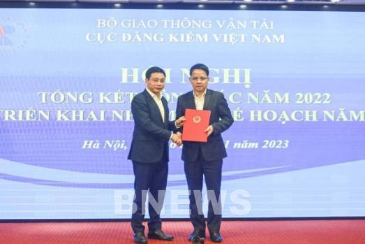 Trao quyết định điều hành Cục Đăng kiểm Việt Nam