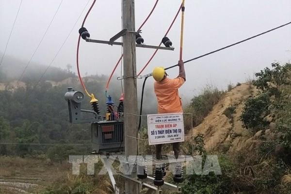 Niềm vui có điện trước thềm năm mới của người vùng biên Lai Châu