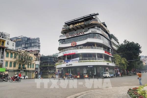 Đường phố Hà Nội vắng vẻ sáng mùng 1 Tết