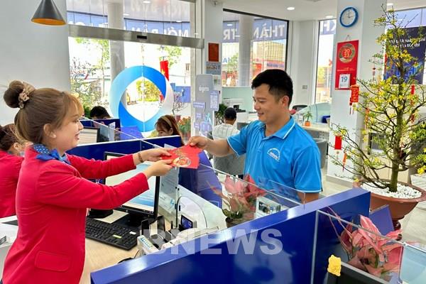 Ngân hàng tung "lì xì" hấp dẫn, hút tiền gửi sau Tết