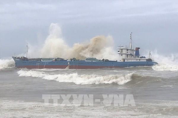 Quảng Ngãi ứng phó nguy cơ tràn dầu do tàu hàng Hoàng Gia 46 gặp sự cố trên biển