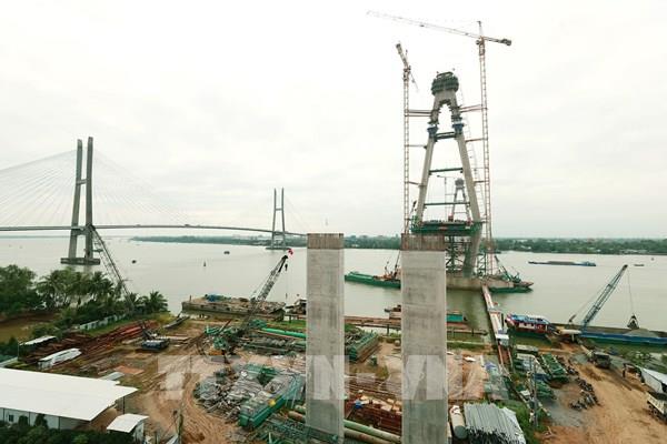 Thủ tướng kiểm tra các công trình, dự án giao thông trọng điểm tại Đồng bằng sông Cửu Long