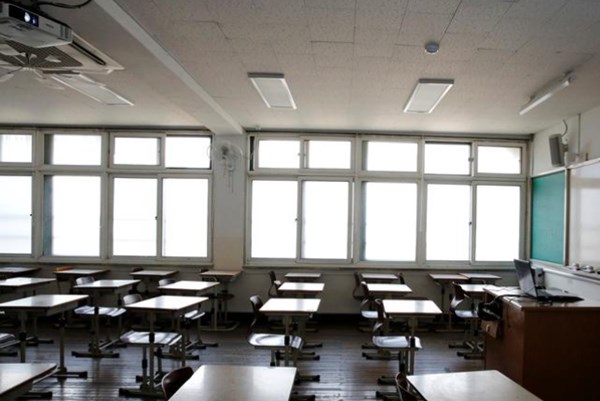 Hàn Quốc bãi bỏ quy định đeo khẩu trang trong không gian kín