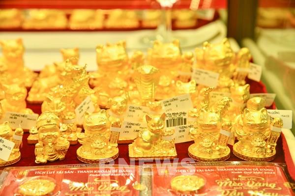 Giá vàng sáng 28/4 giảm 100 nghìn đồng/lượng