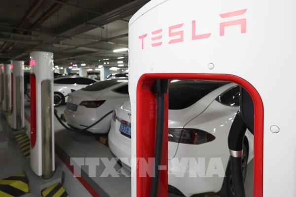 Các hãng sản xuất ô tô lớn liên kết thiết lập mạng lưới sạc xe điện tại Bắc Mỹ