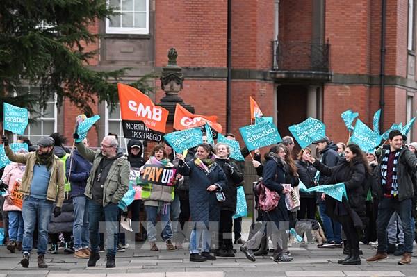 Anh đối mặt cuộc đình công lớn chưa từng có trong một thập kỷ