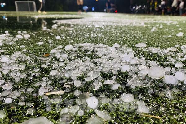 Mưa đá, dông lốc gây nhiều thiệt hại ở Điện Biên