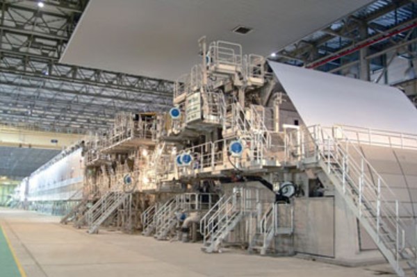 Nhật Bản sản xuất nhiên liệu cho máy bay từ gỗ rừng