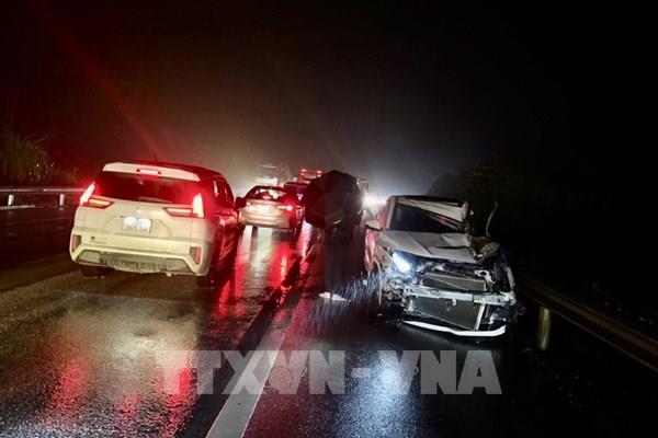 Tai nạn liên hoàn trên cao tốc Nội Bài - Lào Cai