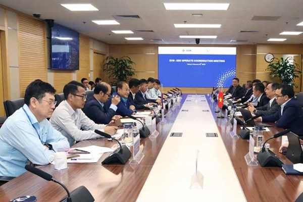 EVN trao đổi hợp tác kết nối lưới điện với ngành điện Campuchia