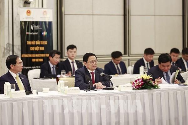 Thủ tướng Phạm Minh Chính làm việc với các quỹ đầu tư lớn của Singapore và các nước