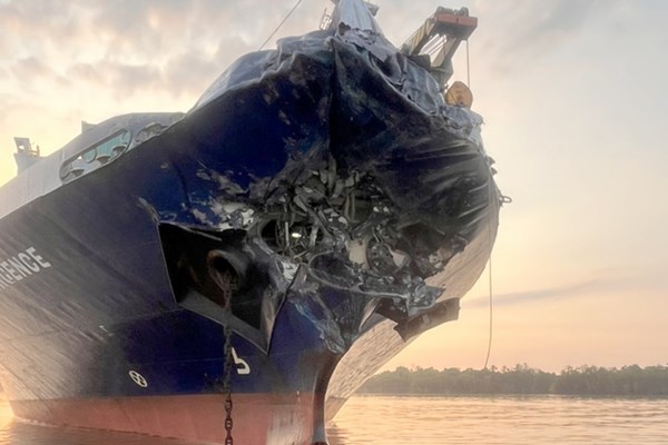 Thành phố Hồ Chí Minh: Hai tàu hàng va chạm trên sông Lòng Tàu