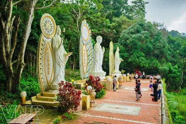 Du lịch tâm linh ở Bình Thuận hút khách