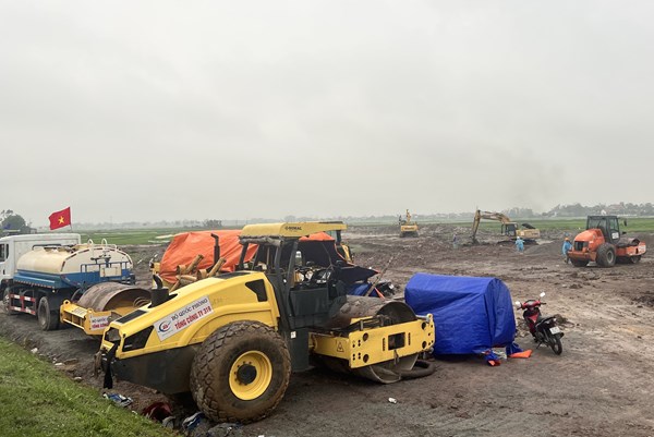 Công đoàn thăm, tặng quà công nhân 2 dự án cao tốc Bắc - Nam qua Hà Tĩnh