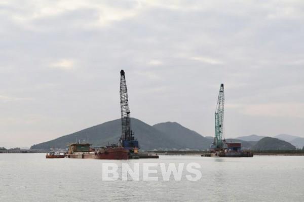 Cấp thiết nạo vét luồng Cửa Lò (Nghệ An)