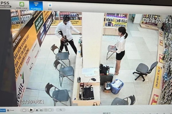 Bắt giữ đối tượng dùng súng cướp cửa hàng Thế giới di động ở Vĩnh Phúc