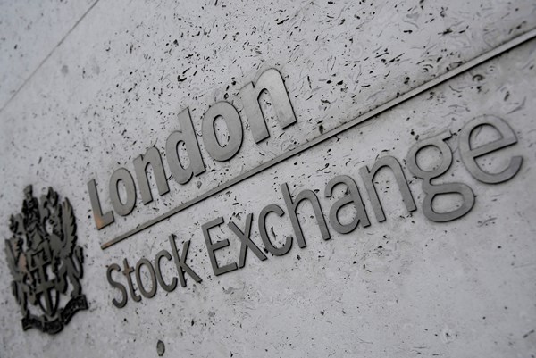 Chỉ số chứng khoán trên thị trường London (Anh) tăng lên mức cao kỷ lục