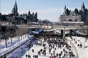 Sân trượt băng tự nhiên lớn nhất thế giới ở Canada có khả năng đóng cửa