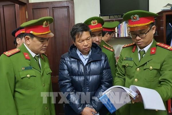 Bắt giam Giám đốc và 2 Phó giám đốc Trung tâm đăng kiểm xe cơ giới tỉnh Thừa Thiên – Huế