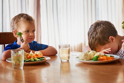 Trẻ em Mỹ lười ăn rau xanh và trái cây