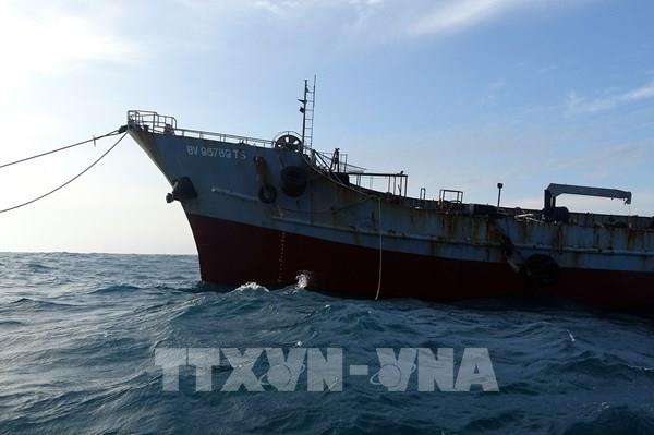 Phát hiện tàu cá vận chuyển trái phép hơn 20.000 lít dầu DO trên vùng biển Cà Mau