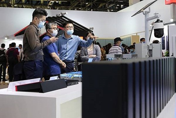 Trung Quốc đưa vào hoạt động trung tâm điện toán trí tuệ nhân tạo đầu tiên