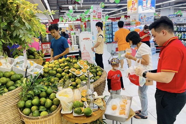 WinMart/WinMart+ đẩy mạnh tiêu thụ cam sành Vĩnh Long
