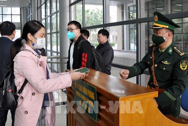 Hôm nay, xuất, nhập cảnh trở lại qua cặp cửa khẩu Móng Cái - Đông Hưng