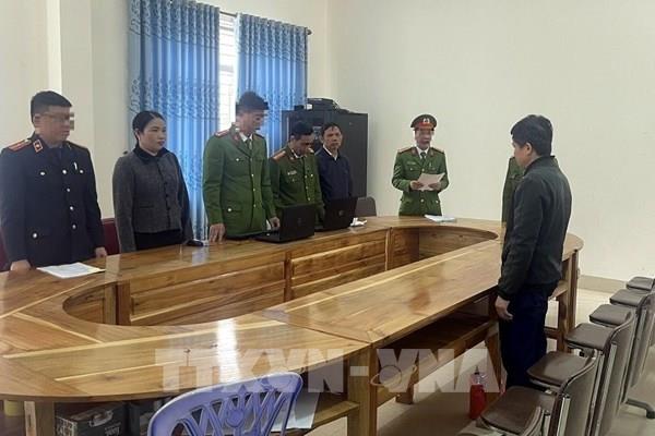 Bắt giam nguyên Hiệu trưởng tham ô tài sản