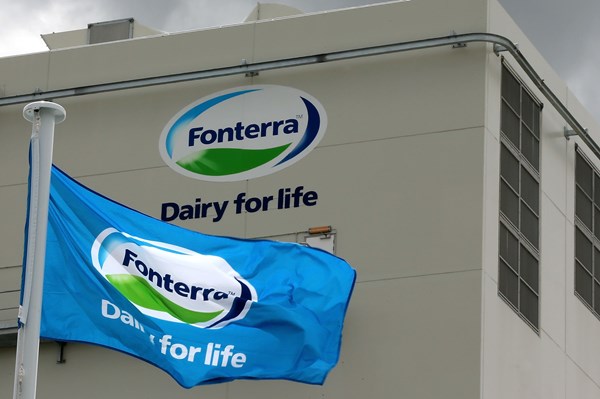 Fonterra hạ dự báo giá sữa do nhu cầu suy yếu