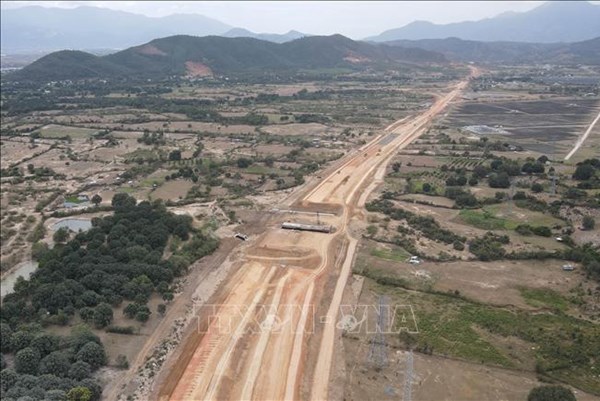 Khó khăn giải phóng mặt bằng cao tốc Bắc - Nam, đoạn qua Nghệ An