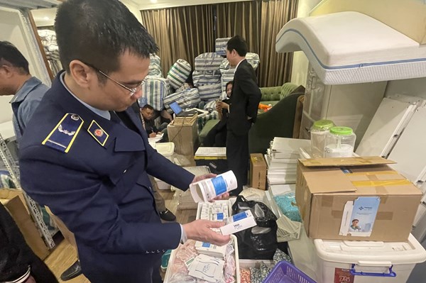 Phát hiện gần 3 tấn nguyên liệu thuốc, thực phẩm chức năng không rõ nguồn gốc