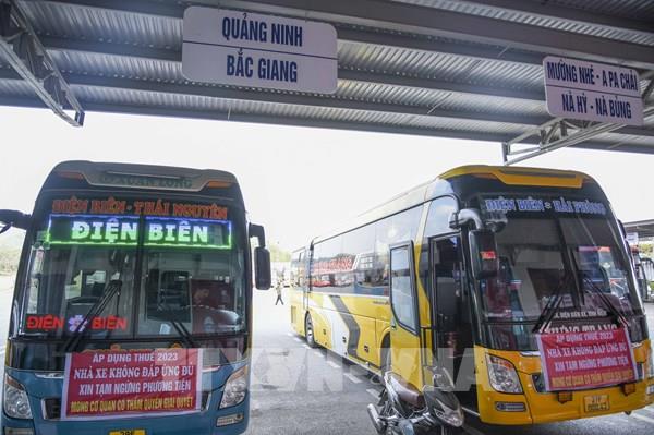 Nhiều xe khách tại Điện Biên tạm dừng hoạt động vì bức xúc mức thuế mới 