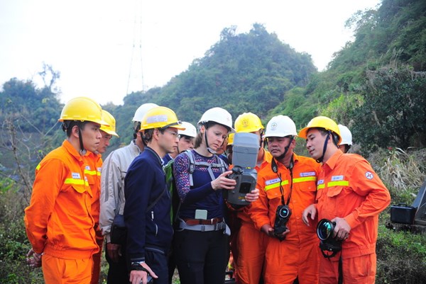 Nâng cao khả năng kiểm tra cách điện đường dây đang vận hành